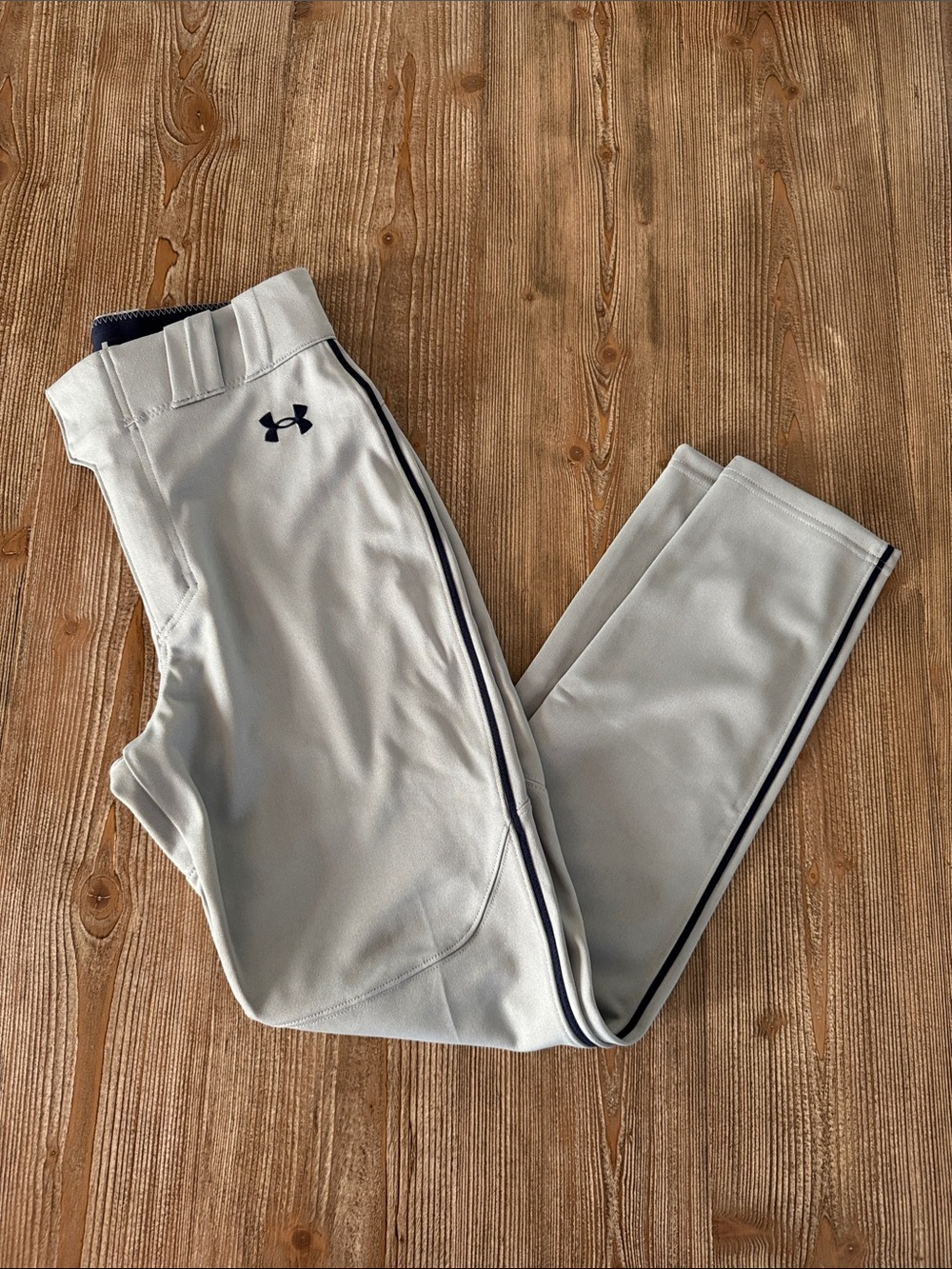 Under Armour Mens Light Gray and Navy Striped Baseball Pant Size Medium NWOT